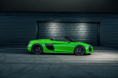 Audi R8 Spyder V10+ in Micrommata Green