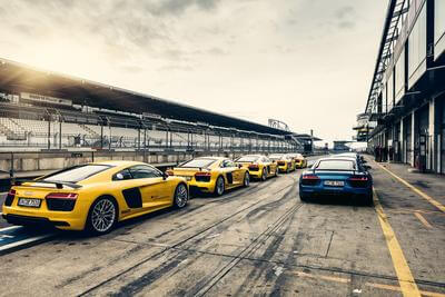 Audi R8 V10+ in der Boxengasse