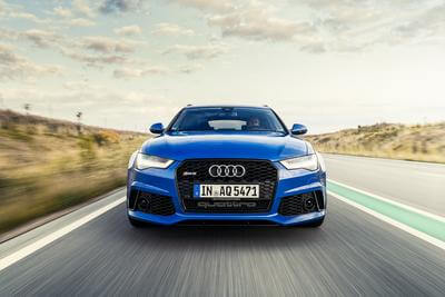 RS6 Performance Avant Car2Car Shooting