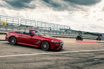 Mercedes Benz SL500 auf dem Sachsenring