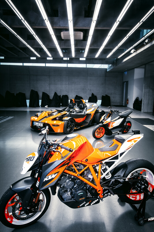 KTM R-Track Collection